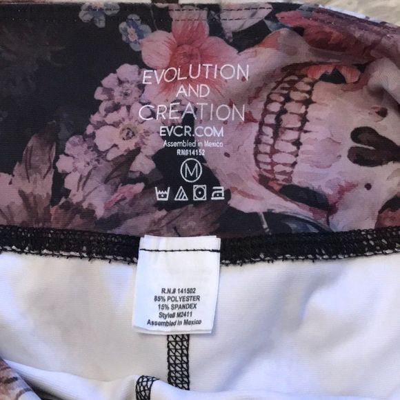 Super cute skull crop gym pants - Picture 3 of 4